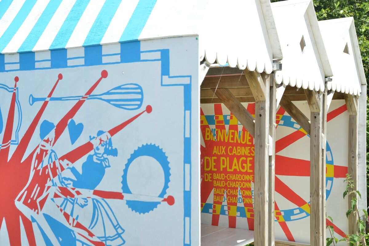 Rennes Baud Chardonnet intervention artistique de l artiste Flue Visual sur les cabines de Plage rambla de Baud Chardonnet Franck HAMON 24307 1200px