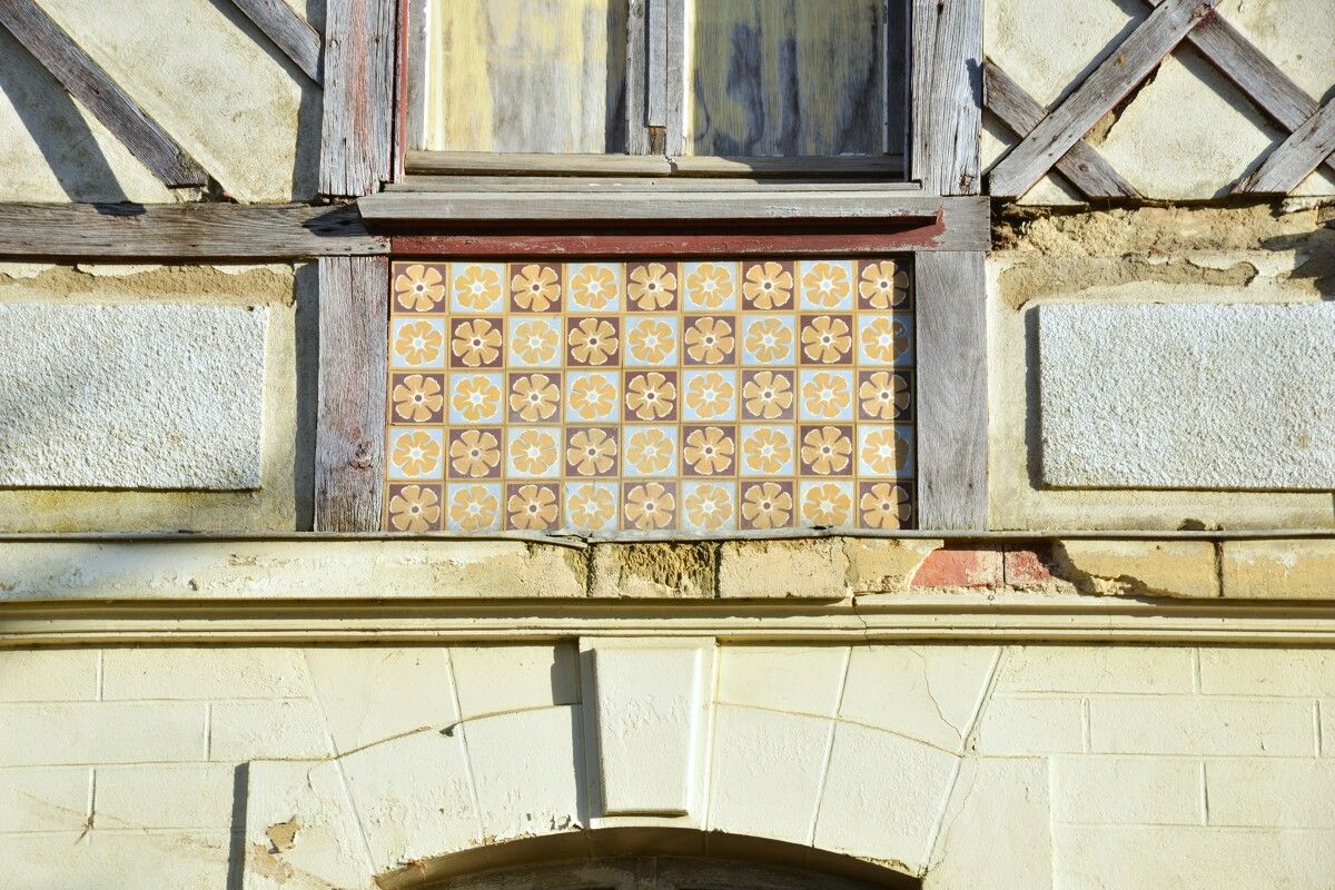 Rennes Baud Chardonnet Manoir de Baud frises colorees carreaux en gres peint Franck HAMON 27509 1200px